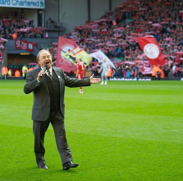 开云体育下载-你永远不会独行 利物浦队歌最著名演唱者去世